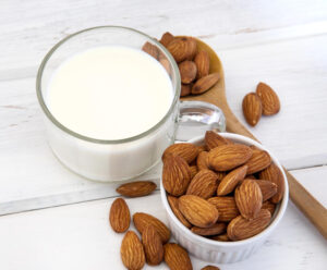 perbandingan lengkap Oatside, V-Soy Low Sugar, dan Almond Breeze