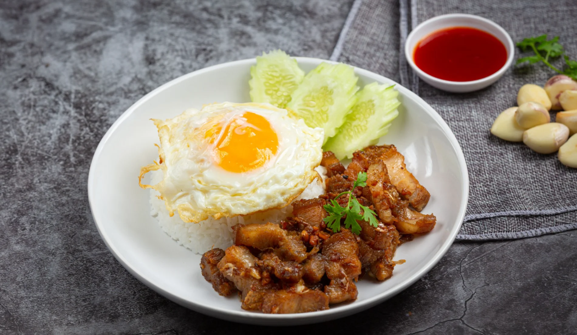 komposisi piring makan